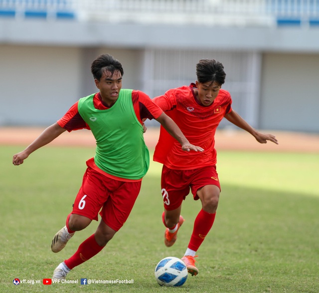 U16 Việt Nam hăng say tập luyện, hướng đến vòng bán kết giải U16 Đông Nam Á 2022 - Ảnh 7.