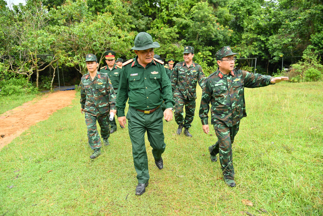 Kiểm tra công tác chuẩn bị diễn tập khu vực phòng thủ tỉnh Kiên Giang - Ảnh 2.
