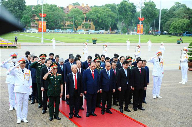 Lãnh đạo Đảng và Nhà nước viếng Chủ tịch Hồ Chí Minh nhân dịp Quốc khánh 2/9 - Ảnh 1.