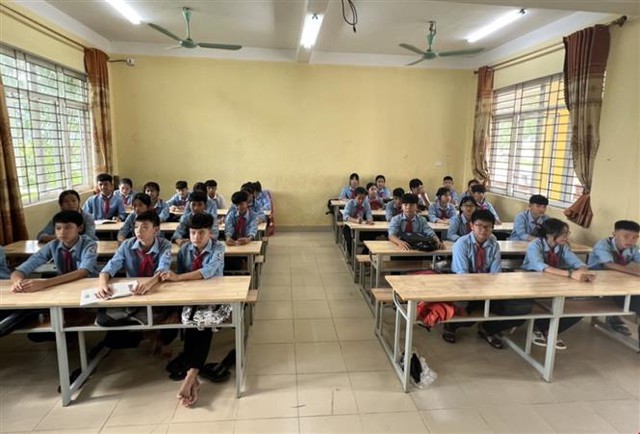 Vụ phản đối sáp nhập trường ở Nghệ An: Tất cả học sinh đã đến lớp - Ảnh 2.