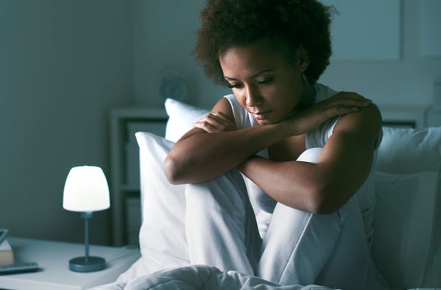 Gián đoạn giấc ngủ có thể liên quan tới bệnh rối loạn tâm thần - Ảnh 1.
