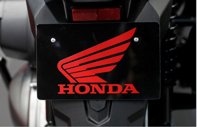 Honda tăng doanh số bán xe máy điện hướng tới mục tiêu giảm khí thải carbon - Ảnh 1.