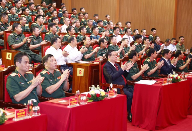 Chủ tịch Quốc hội Vương Đình Huệ dự Lễ khai giảng năm học 2022-2023 tại Học viện Quốc phòng - Ảnh 2.