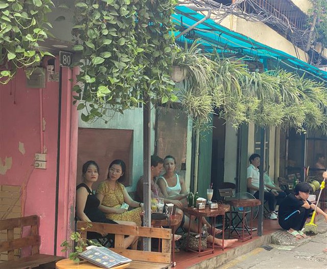 Xóm cà phê đường tàu ở Hà Nội sẽ phải đóng cửa từ ngày 15/9 - Ảnh 3.