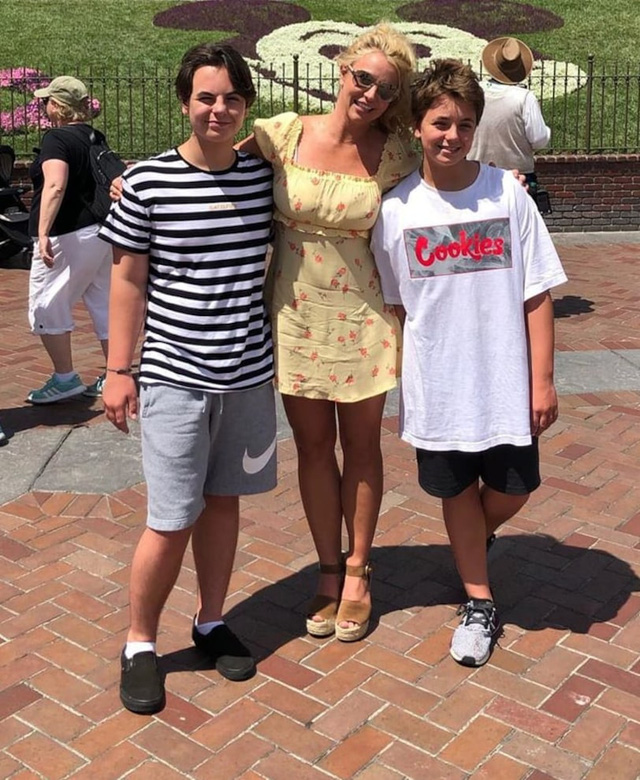 Britney Spears vẫn cố làm lành với các con - Ảnh 2.