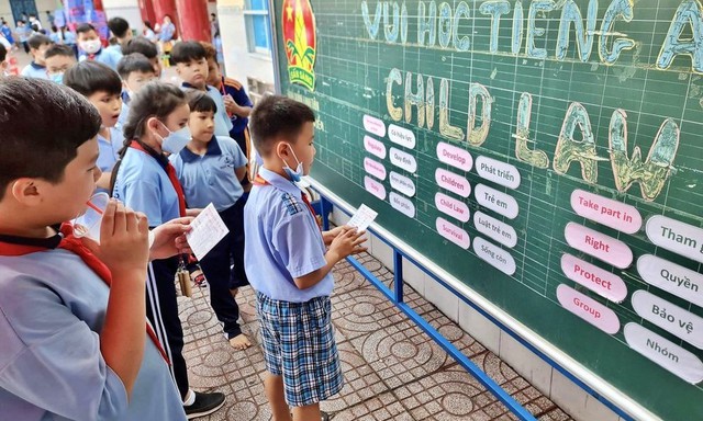 TP Hồ Chí Minh: Nhiều trường mời giáo viên nghỉ hưu hoặc từ trường khác đến thỉnh giảng - Ảnh 1.