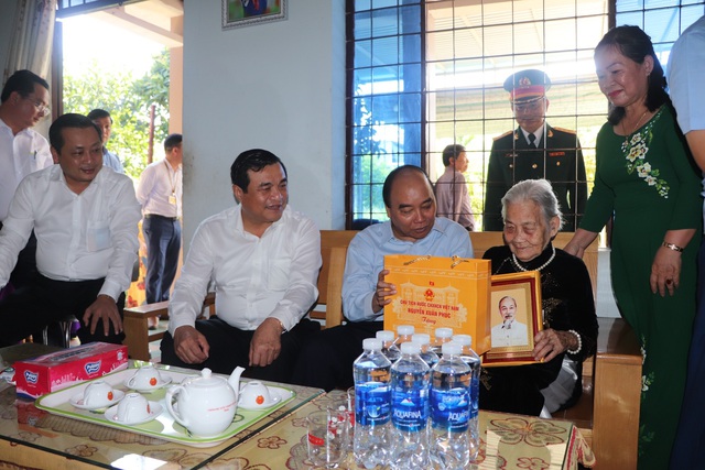 Chủ tịch nước Nguyễn Xuân Phúc dự gặp mặt nhân dịp Quốc khánh tại huyện Đại Lộc, Quảng Nam - Ảnh 1.
