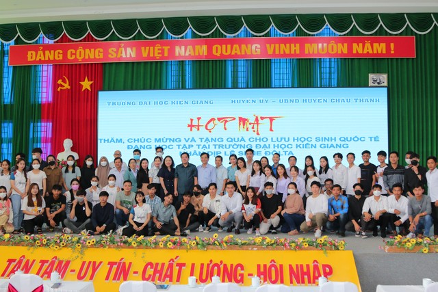 Sinh viên quốc tế vui đón Lễ Sene Dolta tại Đại học Kiên Giang - Ảnh 1.