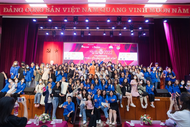 Hoa hậu Việt Nam 2022 “càn quét” tuyển sinh tại các trường đại học ở Hà Nội - Ảnh 7.