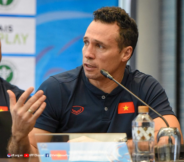 HLV Diego Raul hài lòng về các cầu thủ Futsal Việt Nam sau giải đấu giao hữu - Ảnh 1.