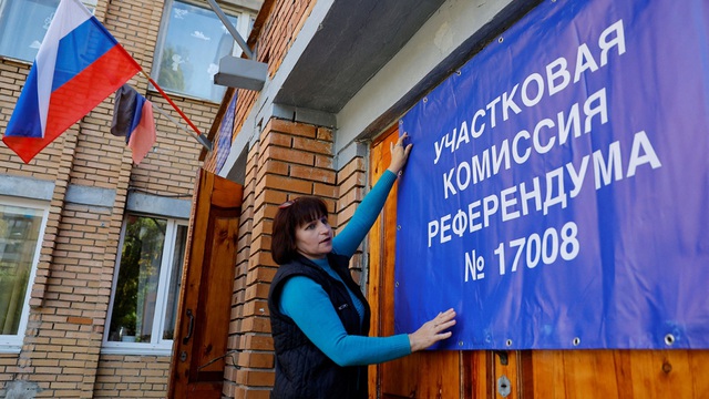 4 tỉnh miền Đông Ukraine trưng cầu ý dân về việc sáp nhập Nga - Ảnh 1.