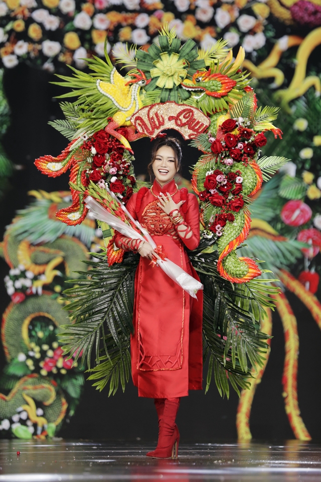 Những bộ trang phục văn hóa dân tộc ấn tượng tại Miss Grand Vietnam 2022 - Ảnh 10.