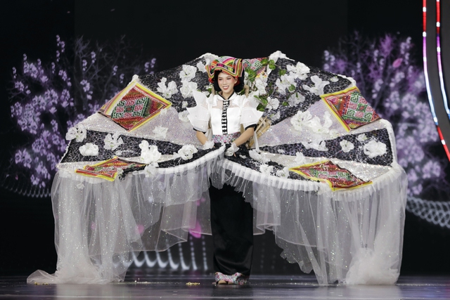 Những bộ trang phục văn hóa dân tộc ấn tượng tại Miss Grand Vietnam 2022 - Ảnh 20.