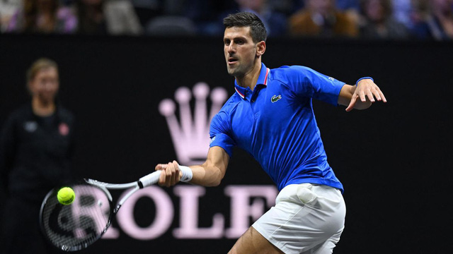 Novak Djokovic mong Roger Federer thay đổi quyết định giải nghệ - Ảnh 1.