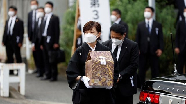 Người dân Nhật Bản và lãnh đạo các nước vĩnh biệt cố Thủ tướng Abe trong lễ quốc tang - Ảnh 5.