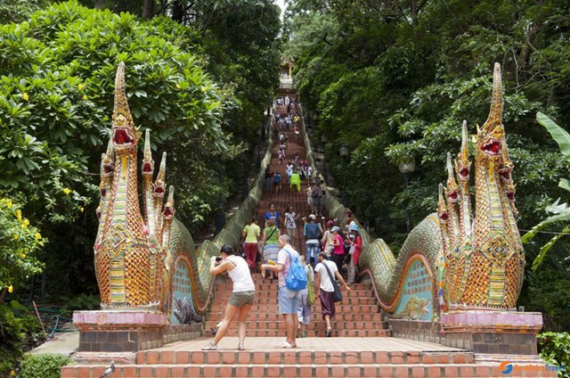 Lạc lối ở Chiang Mai cùng lễ hội đèn trời lớn nhất Thái Lan - Ảnh 2.