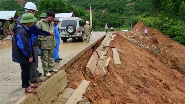 Quảng Nam: Khẩn trương giúp người dân ổn định cuộc sống sau bão - Ảnh 1.