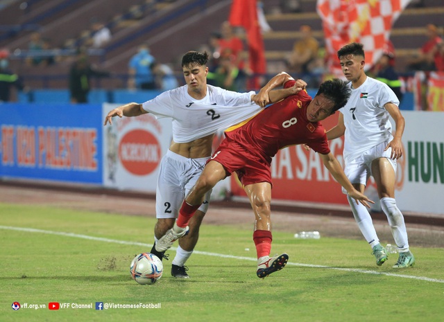 U20 Việt Nam và U20 Palestine bất phân thắng bại trong trận giao hữu trên sân Việt Trì - Ảnh 2.