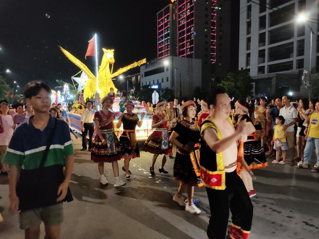 Tuyên Quang sôi động mùa lễ hội Trung thu - Ảnh 1.