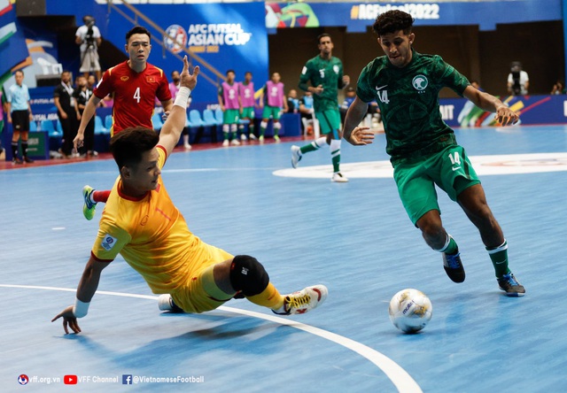 Thắng Ả-rập Xê-út 3-1, ĐT futsal Việt Nam vươn lên đầu bảng - Ảnh 6.