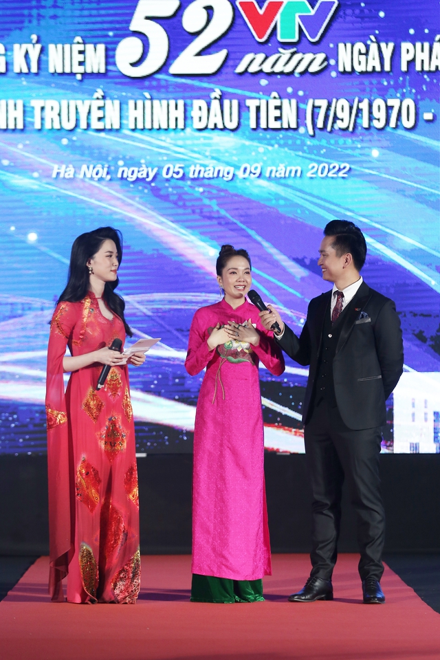 BTV Quỳnh Anh giành giải đặc biệt Vẻ đẹp VTV 2022 - Ảnh 1.