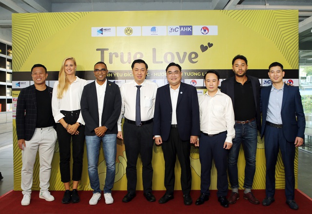 Borussia Dortmund giao hữu cùng các ngôi sao Việt Nam nhằm gây quỹ ủng hộ trẻ em tại TP.HCM - Ảnh 8.