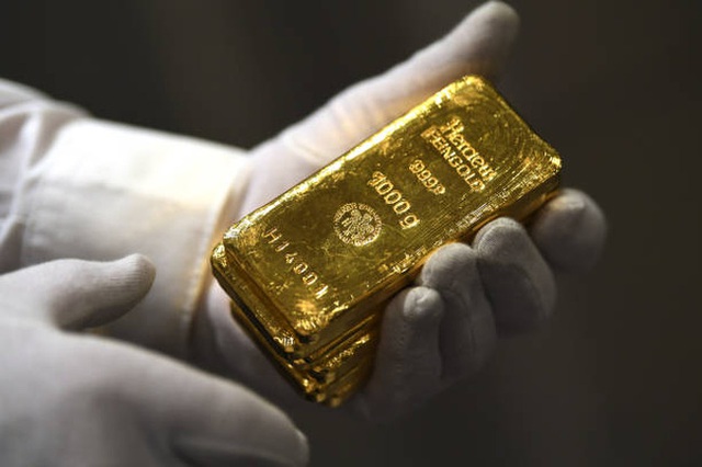 Giá vàng trong nước cao hơn thế giới trên 18 triệu đồng/lượng - Ảnh 2.