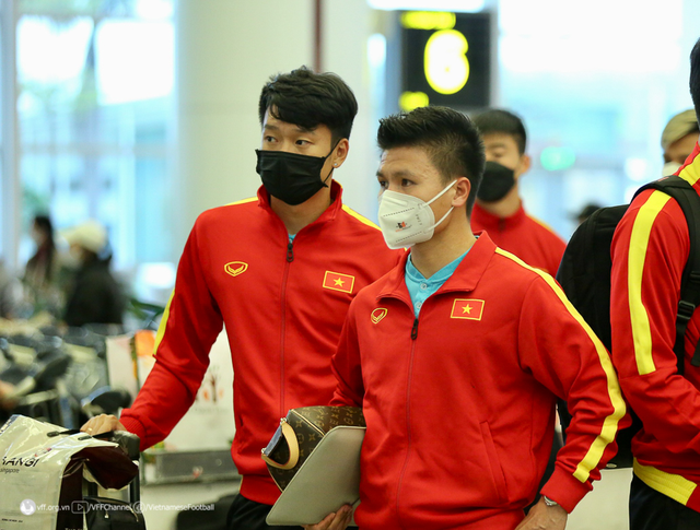 ĐT Việt Nam đã trở về Hà Nội, chuẩn bị tiếp đón Myanmar tại trận cuối vòng bảng - Ảnh 1.