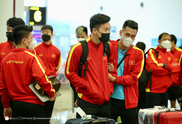 ĐT Việt Nam đã trở về Hà Nội, chuẩn bị tiếp đón Myanmar tại trận cuối vòng bảng - Ảnh 2.