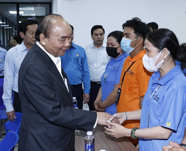 Chủ tịch nước trao quà Tết tặng gia đình chính sách, người nghèo tại Kiên Giang - Ảnh 3.