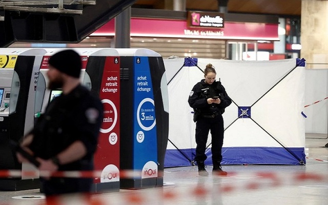 Tấn công bằng dao tại nhà ga ở Paris, Pháp - Ảnh 1.