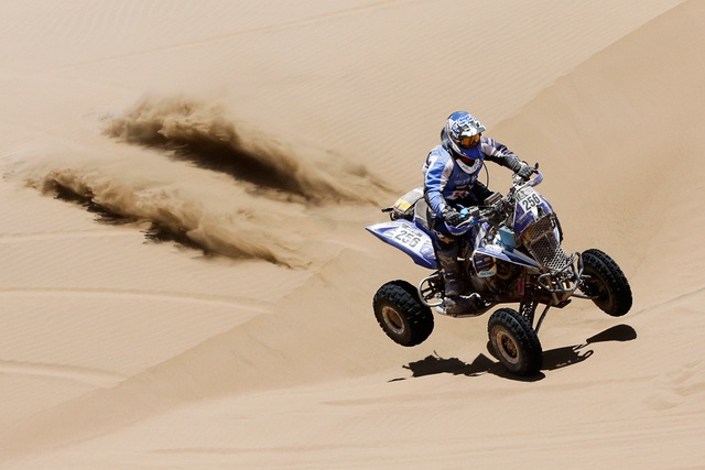 Chặng 9 giải đua xe đường trường Dakar Rally   - Ảnh 2.