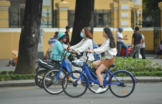 Người Hà Nội có thể đi chơi Tết bằng xe đạp công cộng - Ảnh 1.