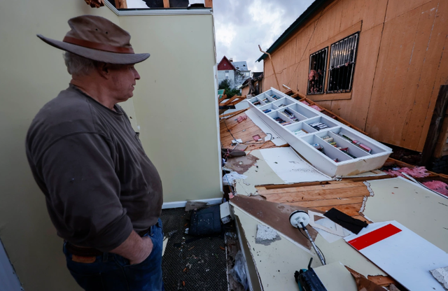 Lốc xoáy càn quét vùng Đông Nam nước Mỹ: Số người tử vong  tăng lên 9 - Ảnh 3.