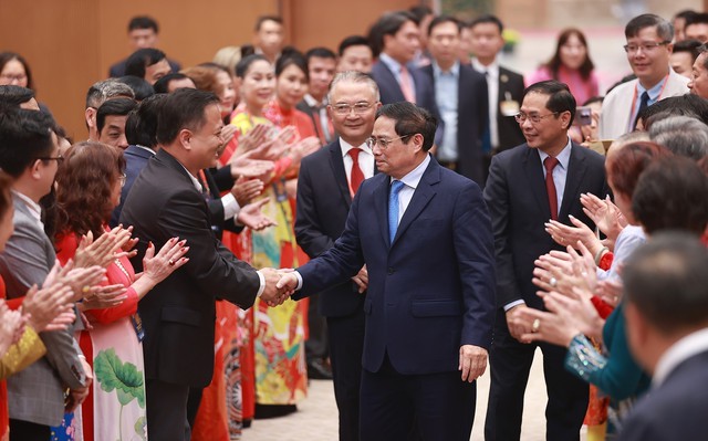 Thủ tướng gặp mặt kiều bào tiêu biểu dự Chương trình Xuân Quê hương 2023 - Ảnh 2.
