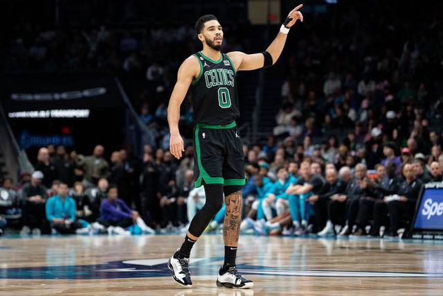 Boston Celtics giành chiến thắng thứ 7 liên tiếp tại NBA - Ảnh 1.