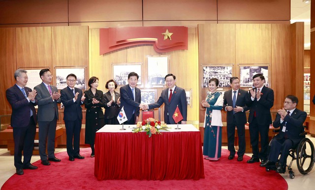 2023 年までにベトナムと韓国の間の貿易額を 1,000 億米ドルに引き上げる - 写真 3.
