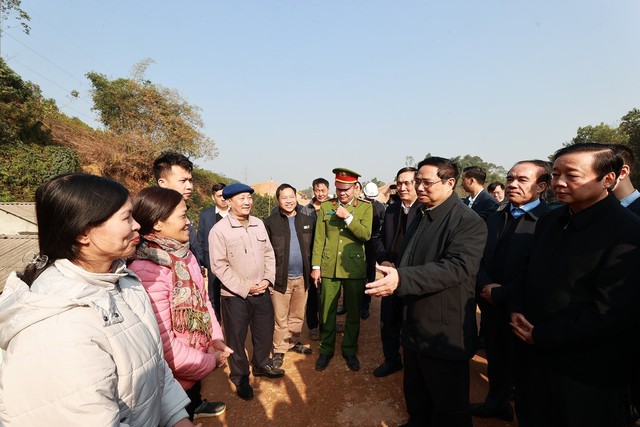 Thủ tướng Phạm Minh Chính kiểm tra dự án cao tốc Tuyên Quang - Phú Thọ - Ảnh 2.