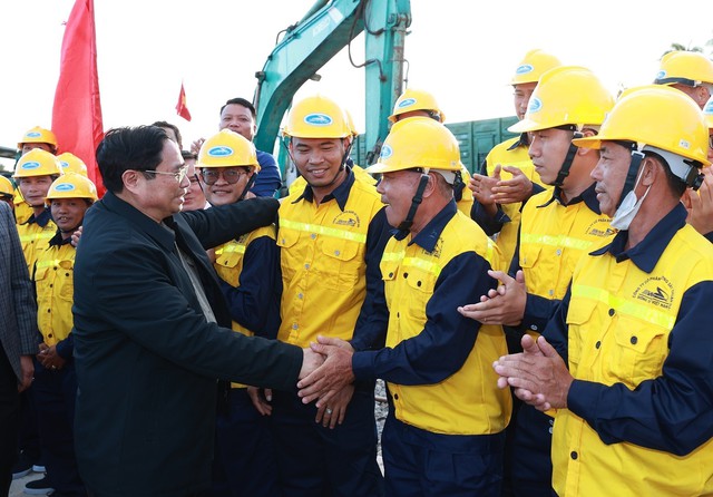 Thủ tướng Phạm Minh Chính dự Lễ ra quân dự án nâng cấp tuyến đường sắt Nha Trang - Sài Gòn - Ảnh 4.