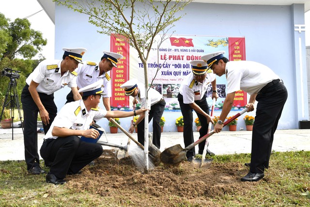 Vùng 5 Hải quân phát động Tết trồng cây Xuân Quý Mão 2023 - Ảnh 3.