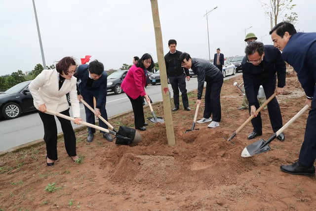 Đồng chí Võ Văn Thưởng dự lễ phát động Tết trồng cây tại Hưng Yên - Ảnh 1.