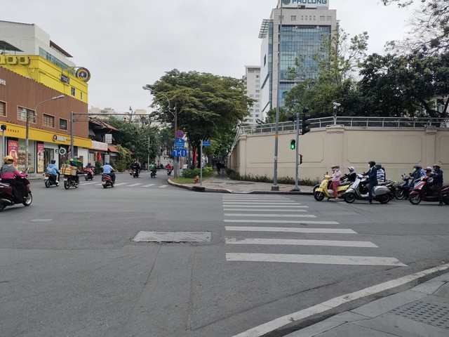 Sáng đầu tuần, giao thông TP Hồ Chí Minh thông thoáng - Ảnh 3.