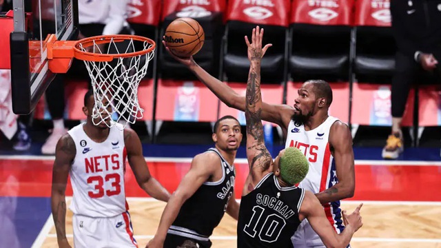 Sự hồi sinh đáng ngạc nhiên của Brooklyn Nets tại NBA mùa này - Ảnh 1.