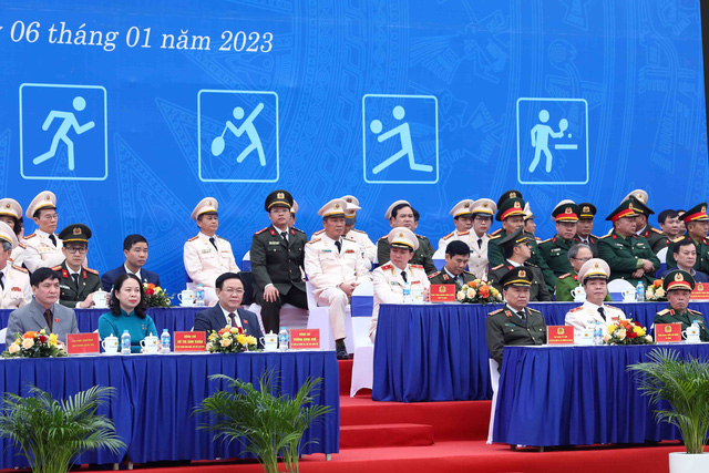 Chủ tịch Quốc hội dự Hội thao truyền thống lực lượng Cảnh vệ Công an nhân dân - Ảnh 2.