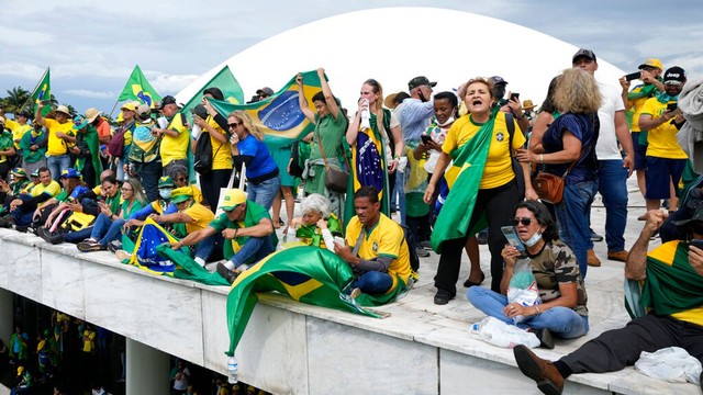 Bạo loạn tại Dinh Tổng thống, Brazil tuyên bố tình trạng khẩn cấp - Ảnh 1.