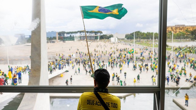 Bạo loạn tại Dinh Tổng thống, Brazil tuyên bố tình trạng khẩn cấp - Ảnh 5.