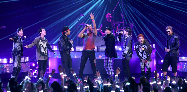 Màn kết hợp giữa BTS và Coldplay đạt chứng nhận Bạch kim tại Anh - Ảnh 1.