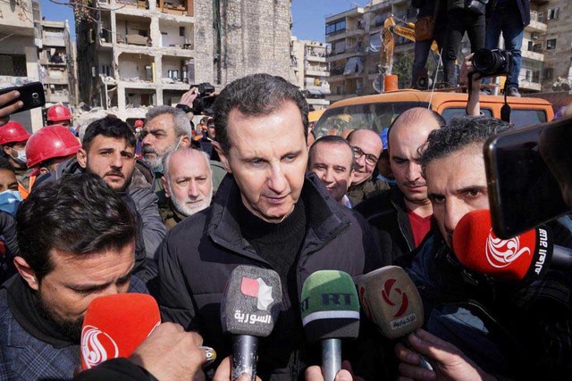Tổng thống Syria Bashar al-Assad thị sát vùng chịu ảnh hưởng bởi động đất  - Ảnh 1.