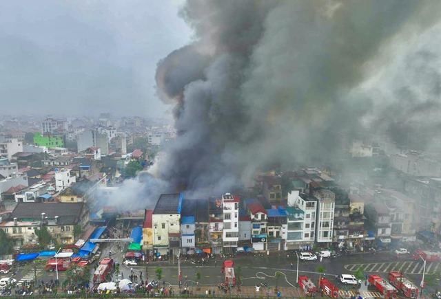 Cháy dữ dội chợ Tam Bạc ở Hải Phòng - Ảnh 5.