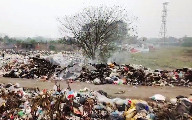 Hà Nội ùn ứ hơn 43.000 tấn rác - Ảnh 1.